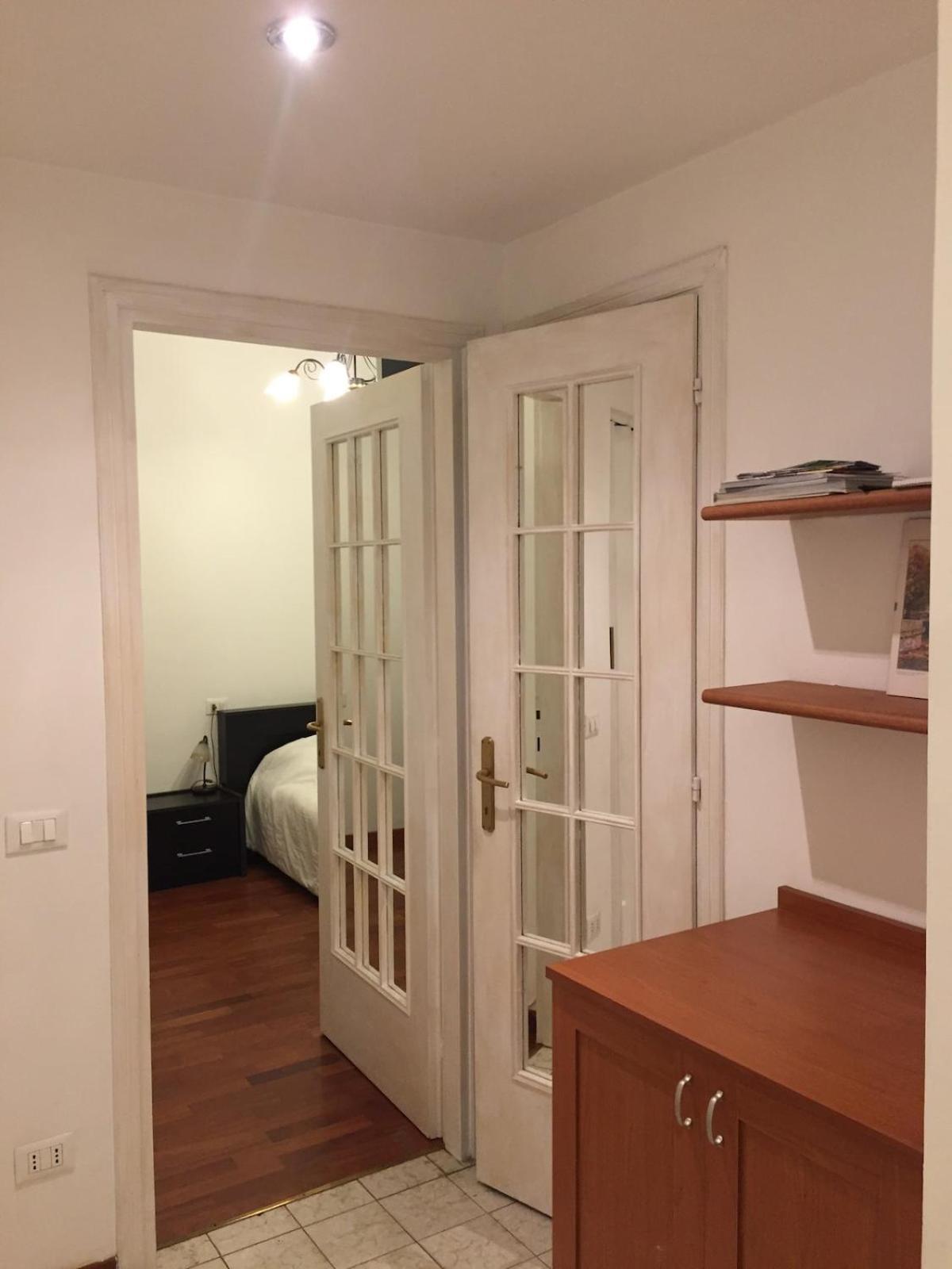 Natalia's 2-rooms Cozy Flat, Only 10 Min To Duomo Apartment *